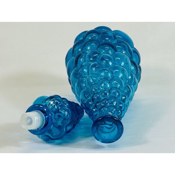 Italian Mid Century Electric Blue Grape Decanter w/ Stopper Made in Italy MCM - Picture 3 of 6
